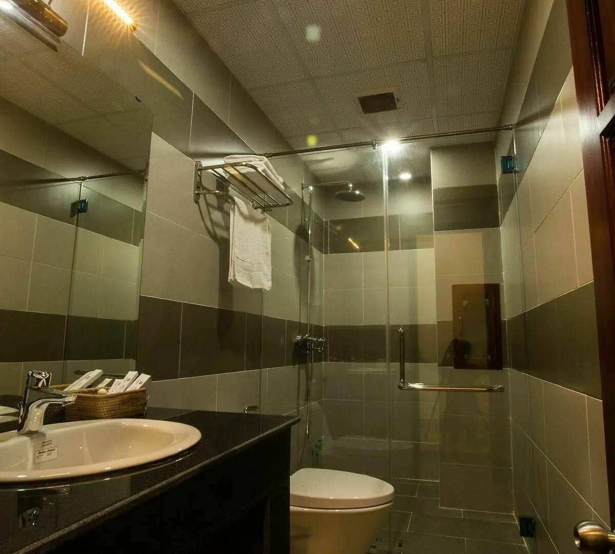 ***  Bien Thanh Hotel Danang Vietnam